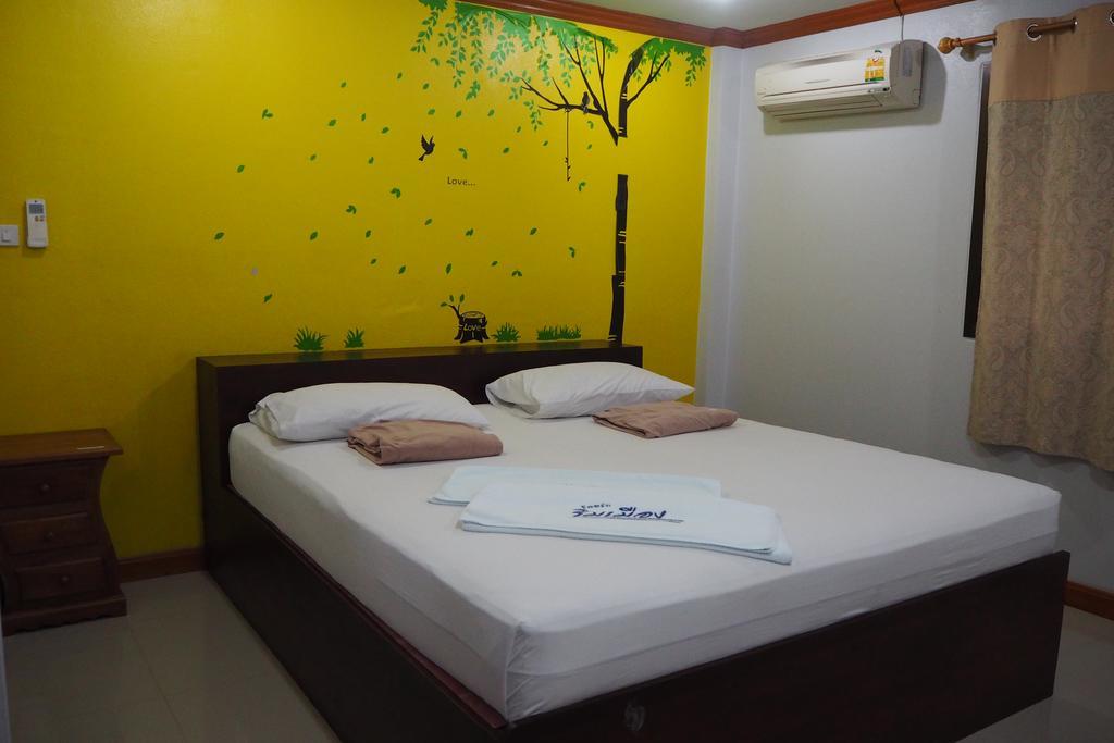 Rimmueng Resort Phanom Sarakham Exterior foto